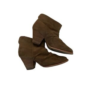 Diba size 7 brown booties